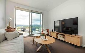 City Apartment, Pool & Carpark